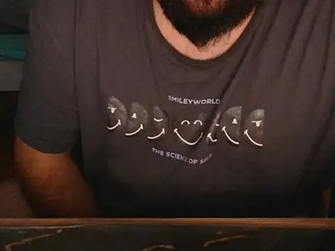 Snapshot of moneyman_11 chatting on December 2025 09:55:02 PM moneyman 11 online show from December 2025 09:55:02 PM