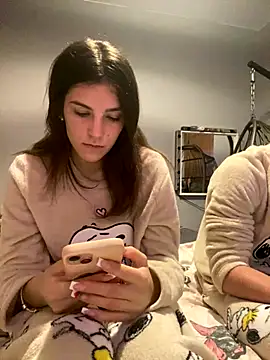 Brunnettebabe007 online show from November 2025 04:23:01 AM