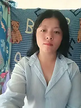 Snapshot of lisa-bae00 chatting on July 2026 12:07:01 AM lisa-bae00 online show from July 2026 12:07:01 AM