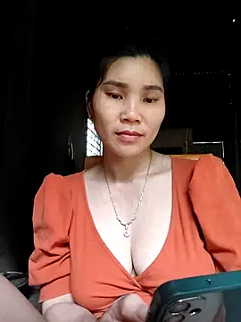 Snapshot of Bear_bear0 chatting on April 2026 01:42:02 AM Bear bear0 online show from April 2026 01:42:02 AM