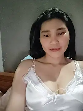 Snapshot of Bear_bear0 chatting on May 2026 11:09:02 AM Bear bear0 online show from May 2026 11:09:02 AM
