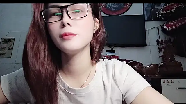 Snapshot of Family-Lovee chatting on April 2026 03:36:02 PM Family-Lovee online show from April 2026 03:36:02 PM