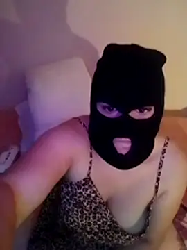 portuguesacasada online show from November 2025 03:23:01 PM