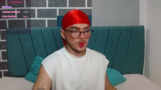 Zac Golden online show from December 2025 12:26:02 AM