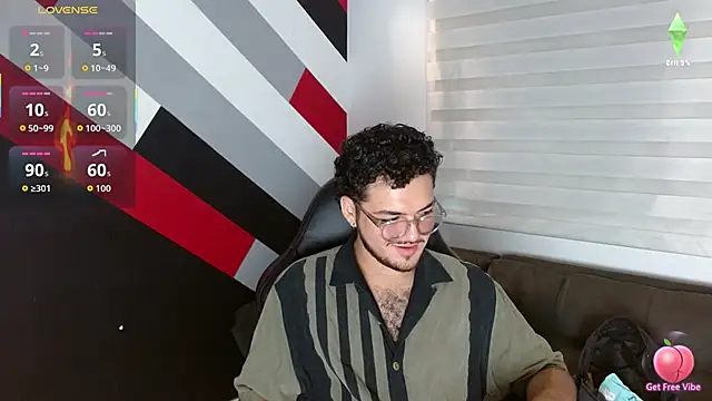 Snapshot of Zac_Golden chatting on June 2026 06:11:01 PM Zac Golden online show from June 2026 06:11:01 PM