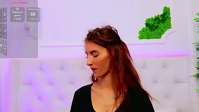 ElisaCharm online show from February 2026 05:28:01 AM