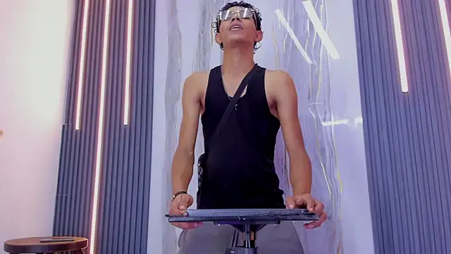 Sex Boy 33  online show from November 2025 09:17:02 PM