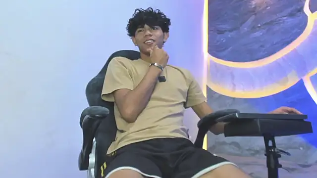 Sex Boy 33  online show from November 2025 04:33:02 AM