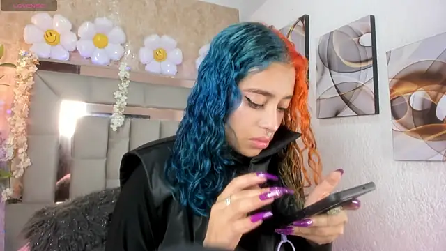 Cristall ravven online show from October 2025 01:58:01 PM