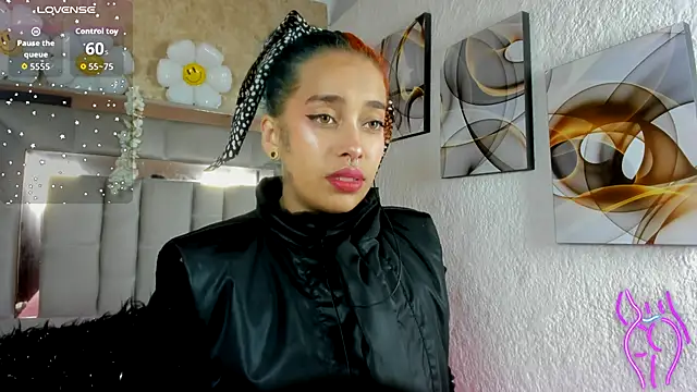 Cristall ravven online show from November 2025 01:54:02 PM