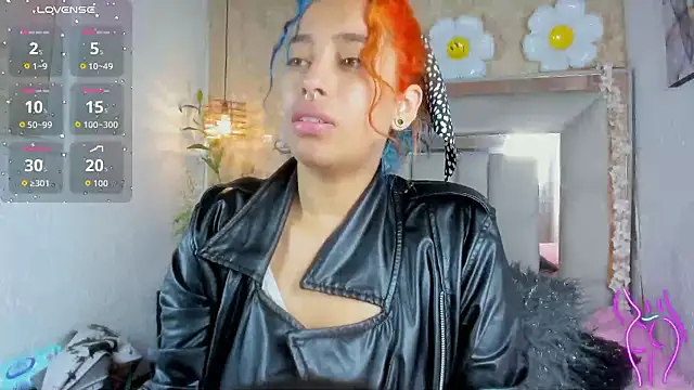 Cristall ravven online show from December 2025 02:26:01 PM