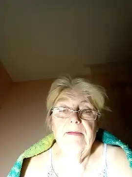 Snapshot of AmyLove353 chatting on November 2025 04:23:02 AM AmyLove353 online show from November 2025 04:23:02 AM