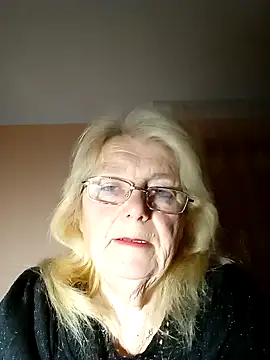 Snapshot of AmyLove353 chatting on November 2025 04:21:01 AM AmyLove353 online show from November 2025 04:21:01 AM