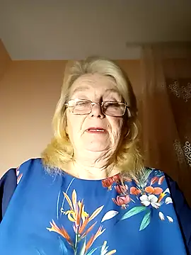 Snapshot of AmyLove353 chatting on November 2025 08:42:01 PM AmyLove353 online show from November 2025 08:42:01 PM