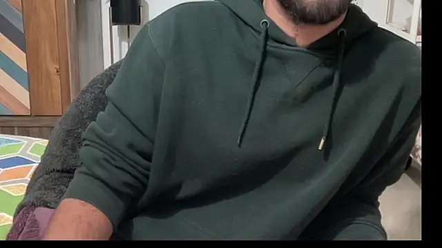 Snapshot of MakeMeAwareAah chatting on December 2025 12:44:02 PM MakeMeAwareAah online show from December 2025 12:44:02 PM