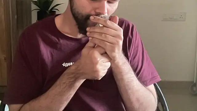 Snapshot of MakeMeAwareAah chatting on December 2025 01:56:02 AM MakeMeAwareAah online show from December 2025 01:56:02 AM