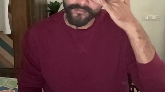 Snapshot of MakeMeAwareAah chatting on December 2025 04:43:01 AM MakeMeAwareAah online show from December 2025 04:43:01 AM