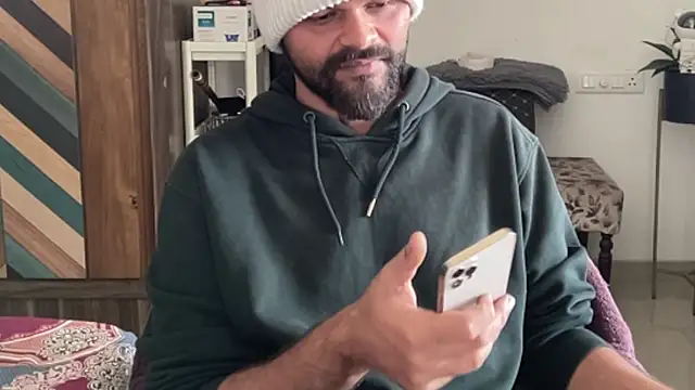 Snapshot of MakeMeAwareAah chatting on January 2026 05:43:02 AM MakeMeAwareAah online show from January 2026 05:43:02 AM