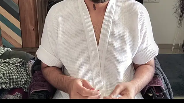 Snapshot of MakeMeAwareAah chatting on January 2026 06:40:01 AM MakeMeAwareAah online show from January 2026 06:40:01 AM