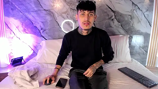 Snapshot of enzorodriguezz chatting on November 2025 01:01:02 PM enzorodriguezz online show from November 2025 01:01:02 PM