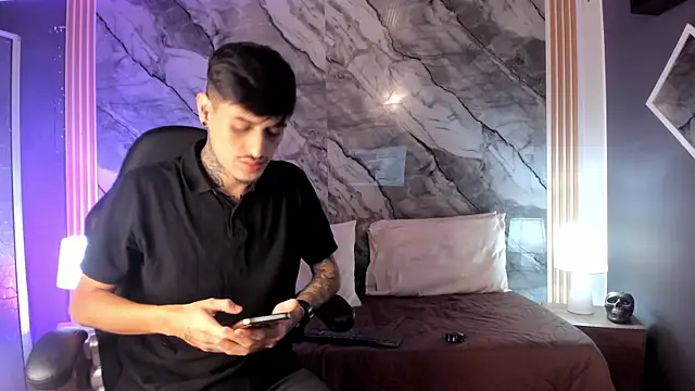 Snapshot of enzorodriguezz chatting on November 2025 12:37:02 PM enzorodriguezz online show from November 2025 12:37:02 PM