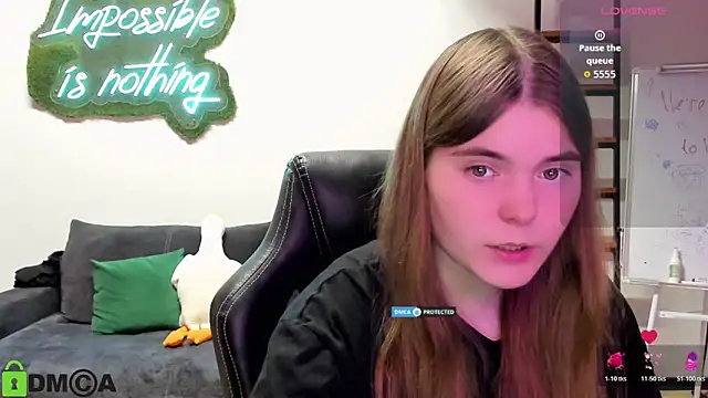 Snapshot of MiraaBloom chatting on October 2025 02:01:02 PM MiraaBloom online show from October 2025 02:01:02 PM