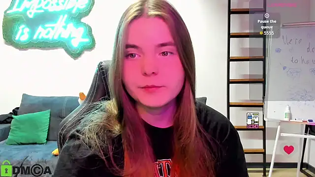 Snapshot of MiraaBloom chatting on October 2025 02:18:01 PM MiraaBloom online show from October 2025 02:18:01 PM