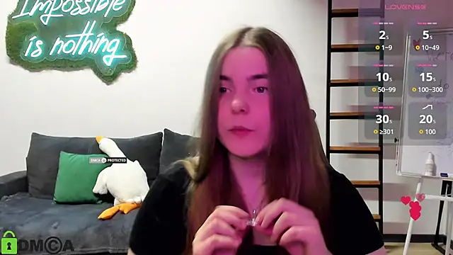 Snapshot of MiraaBloom chatting on November 2025 02:21:02 PM MiraaBloom online show from November 2025 02:21:02 PM