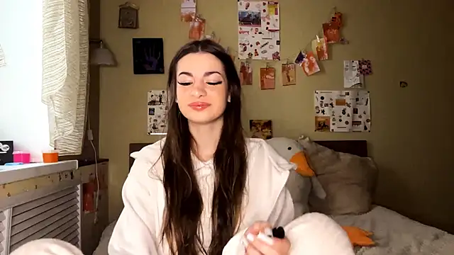 Snapshot of TheRealAnna chatting on November 2025 10:45:02 AM TheRealAnna online show from November 2025 10:45:02 AM