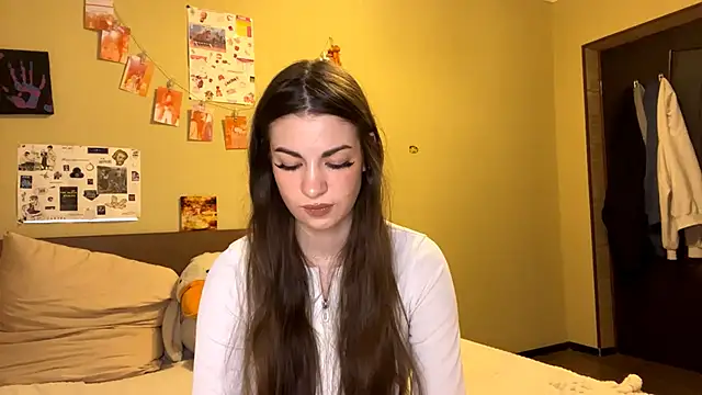 Snapshot of TheRealAnna chatting on December 2025 01:39:02 PM TheRealAnna online show from December 2025 01:39:02 PM