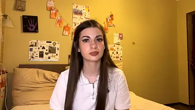 Snapshot of TheRealAnna chatting on December 2025 02:23:02 PM TheRealAnna online show from December 2025 02:23:02 PM