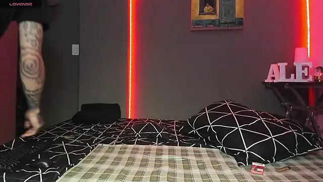 cleoo jhonny online show from March 2026 12:13:02 AM