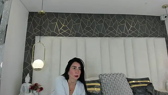 Snapshot of AnnieLove_ chatting on December 2025 12:00:02 PM AnnieLove online show from December 2025 12:00:02 PM