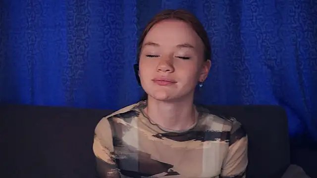 KarlynGow online show from October 2025 06:47:01 AM