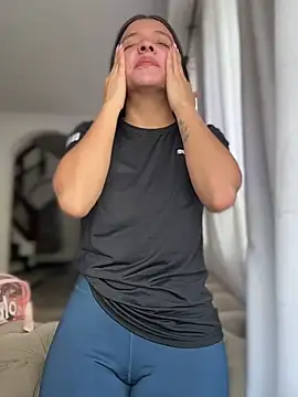 Talia Bonet online show from July 2026 01:18:02 PM