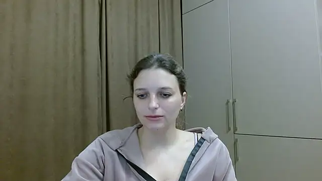 ElisSky301 online show from November 2025 08:52:01 PM