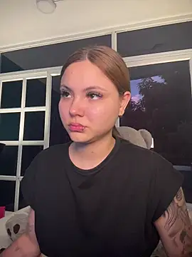 Snapshot of Beella1_ chatting on November 2025 11:32:02 AM Beella1 online show from November 2025 11:32:02 AM