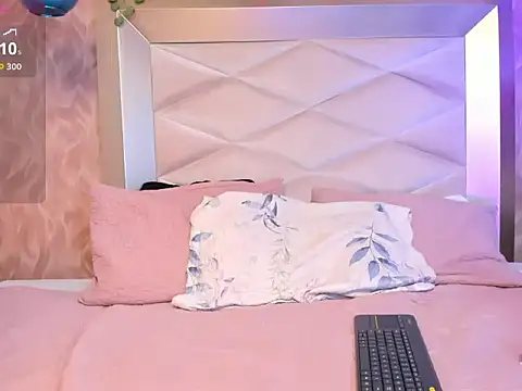 Snapshot of HaryBlair chatting on October 2025 10:26:02 PM HaryBlair online show from October 2025 10:26:02 PM