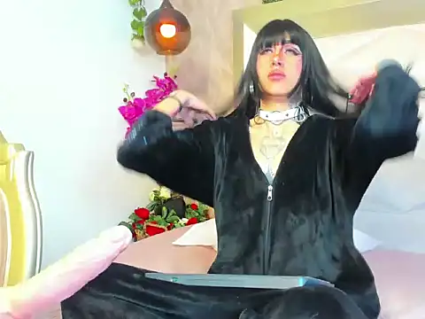 Snapshot of HaryBlair chatting on November 2025 05:06:02 AM HaryBlair online show from November 2025 05:06:02 AM