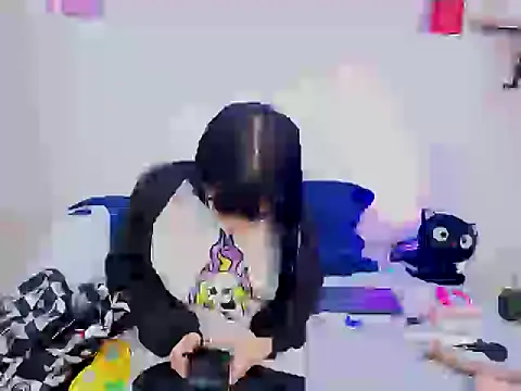 Snapshot of HaryBlair chatting on November 2025 02:33:02 AM HaryBlair online show from November 2025 02:33:02 AM