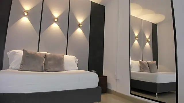 mia collins96 online show from March 2026 02:18:02 AM