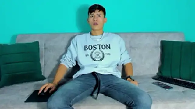 Nicolas Torres  online show from October 2025 08:24:02 AM