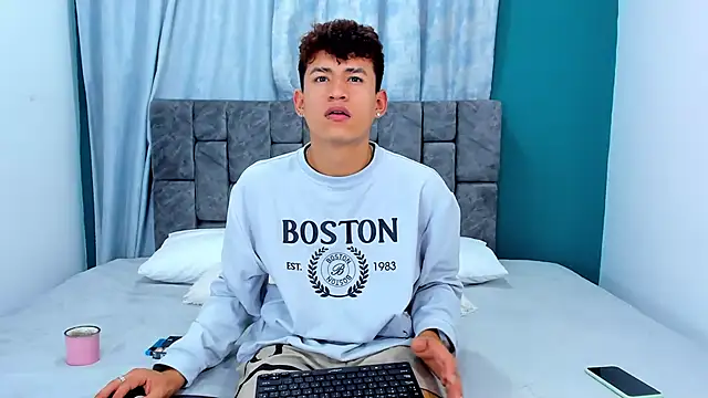 Nicolas Torres  online show from December 2025 07:25:01 AM