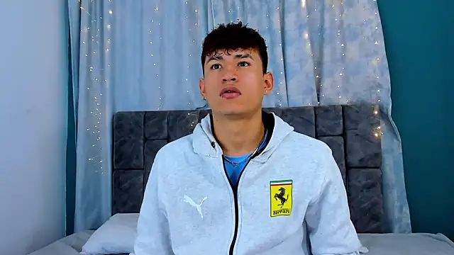 Nicolas Torres  online show from December 2025 03:56:02 AM