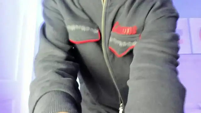 ApoloRicci online show from January 2026 04:45:01 PM