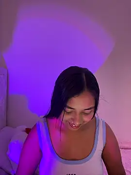 aly nicols online show from October 2025 10:43:02 PM