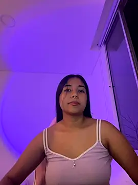 aly nicols online show from December 2025 05:06:02 AM