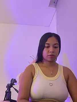 aly nicols online show from December 2025 02:19:02 AM