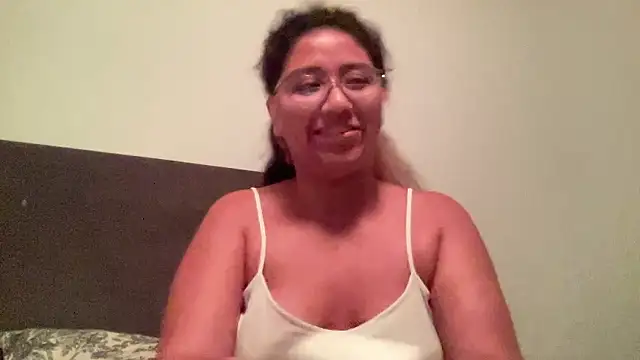 Snapshot of Kmiii21 chatting on January 2026 05:24:01 AM Kmiii21 online show from January 2026 05:24:01 AM