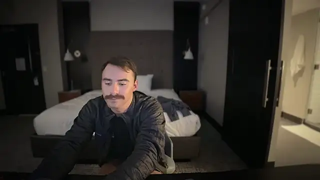 Snapshot of bobbyatx chatting on November 2025 07:30:01 AM bobbyatx online show from November 2025 07:30:01 AM